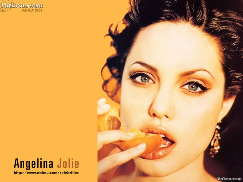 Angelina Jolie Wallpaper - 800x600 pixels