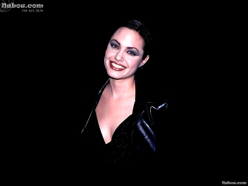 Angelina Jolie Wallpaper - 800x600 pixels
