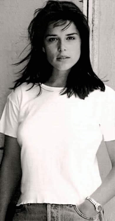 Neve Campbell Photo