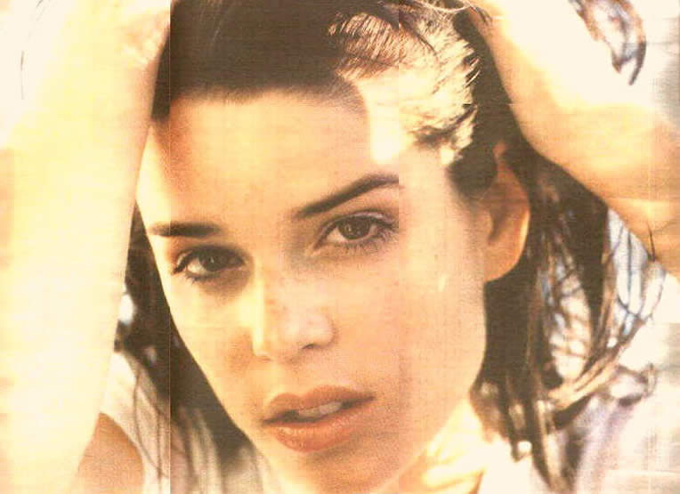 Neve Campbell Photo