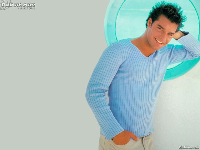 Ricky Martin Wallpaper - 640x480 pixels